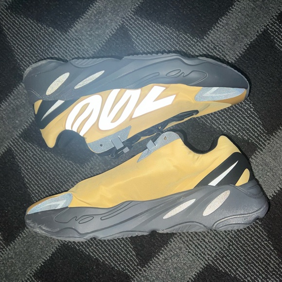 Adidas Yeezy 700 MNVN Honey Flux Size 16 - Picture 4 of 10
